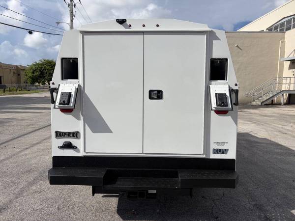 2019 Chevrolet EXPRESS 3500 CUTAWAY - Photo 12