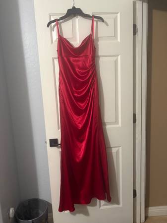 Brand New Jump Apparel evening gown beautiful red 1