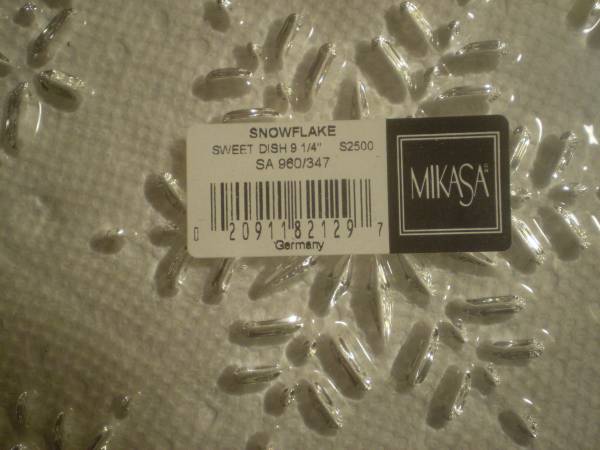 Mikasa Snowflake Frost Etched Oval Sweet Christmas Candy Dish Platter 1