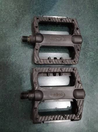 Wellgo Platform Pedals - 1/2" (sized for BMX, kids, 1 piece cranksets) 1