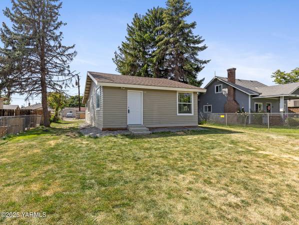 $265,000 / 2br - 779ft2 - 2BD, FULLY RENOVATED + ADU unit (Yakima)64319762300162120