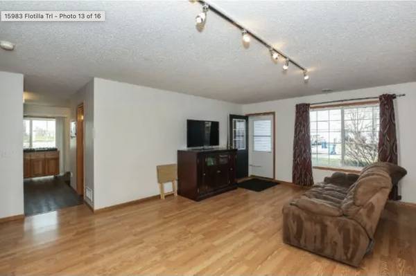 $2,200 / 4br - 1360ft2 - 4 BR, 2 BA Townhouse in Apple Valley (Apple Valley)64149611289601122