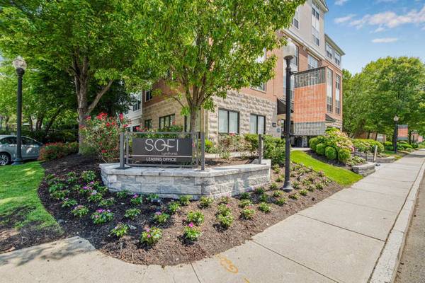 $2,754 / 2br - 1003ft2 - Estaciones para asar junto a la piscina, servicio de paquetería, 2/DB 2/BA (1301 Wall St W, Lyndhurst, NJ)63676328564609124