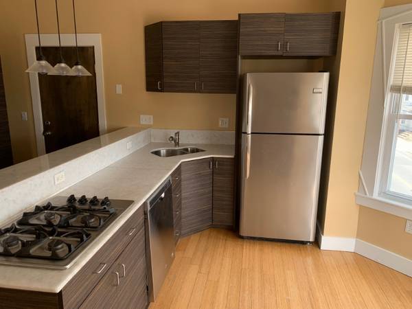 walk to wayland square 2 bed heat included 1