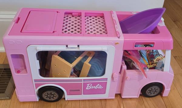 Barbie Camper Van 1