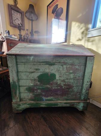 Antique Primitive Rustic Wood Tall Feed/Grain Storage Bin 1