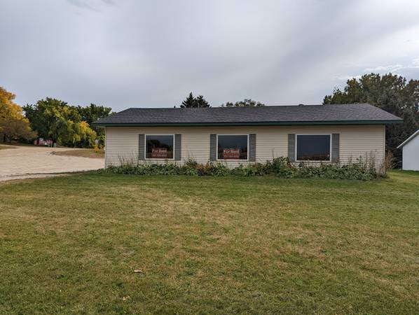 $1,500 Large retail/office space for rent with attached garage. (HAWLEY)64149666896899120