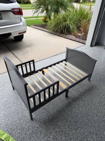 Toddler Bed Frame 1