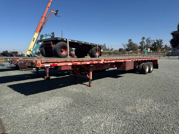 Kalyn Siebert 45 Ft. Stretch Trailer With Sliding Axles ! 1