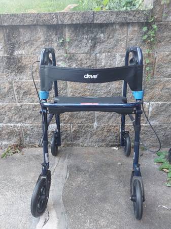 Drive Clever Walker Rollator 1