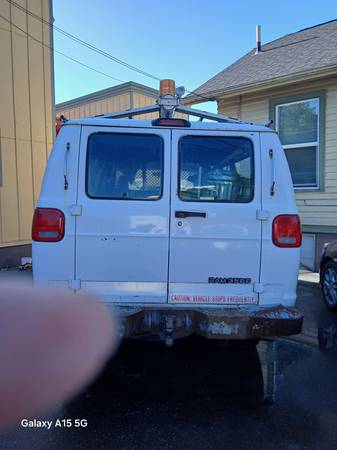 1998 Dodge Ram Van B3500 - $3.000 (West Seattle/Alki)63442321910659123