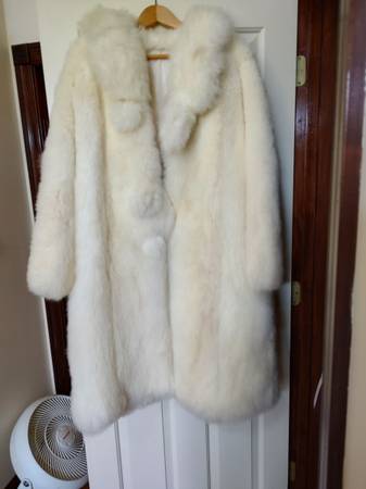 Pure white alpaca coat 1