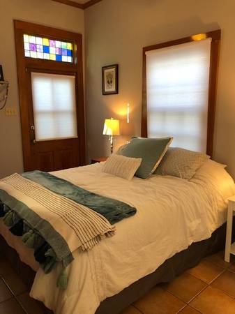 $175 / 1br - 550ft2 - NEW ORLEANS FALL VACATION SPECIAL! (FRENCH QUARTER NEAR)63792269239809122