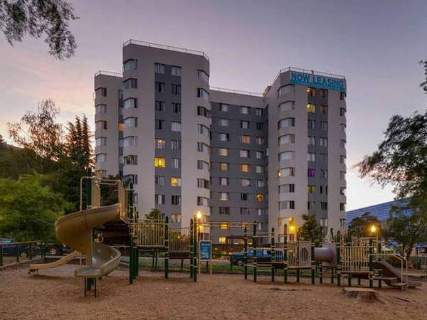 $1,160 / 1br - 520ft2 - Storage space, On-site management, BBQ grills, Bay windows (1969 SW Park Ave Portland, OR 97201)63777385110019123