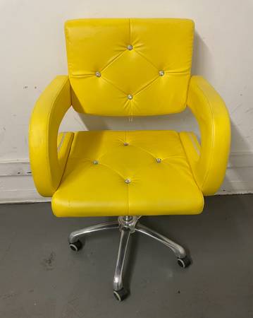 Tufted Chair w/ Crystals 1