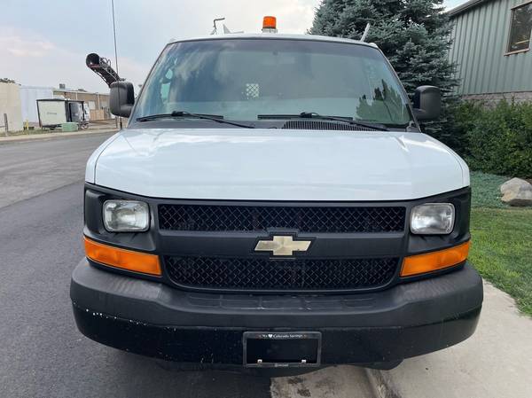 2010 Chevrolet Express 2500 Work - Photo 8