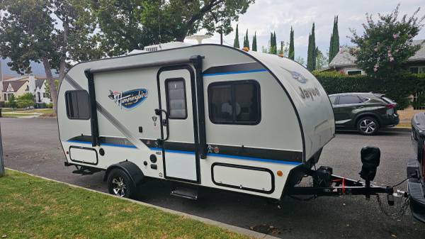 2017 17' Jayco Hummingbird   Slide Out Sleeps 4 Front Queen bed 1