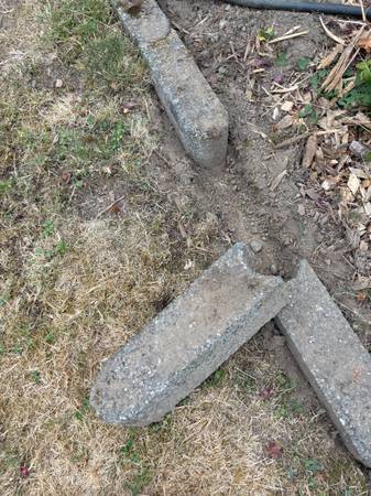 wanted: Edgestone concrete edging landscape bricks 1