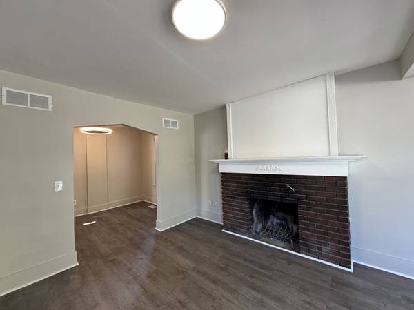 $1560.00 / 3br - 1044ft2 - Charming 3 Bed, 1.5 Bath Single Family Home in Hazel Park - $1560/mont63926728380675122