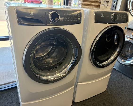 ELECTROLUX FRONT LOAD WASHER AND DRYER SET 1