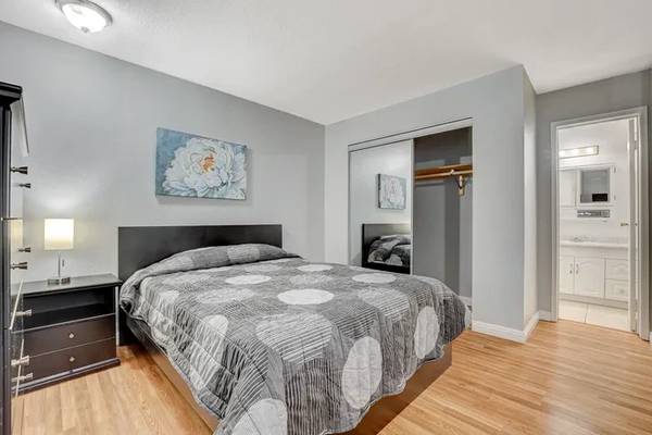 $810 / 230ft2 - 24-Hour Availability, Tub/Shower, Refrigerator (4505 Paradise Road, Las Vegas, NV)63859612588929124