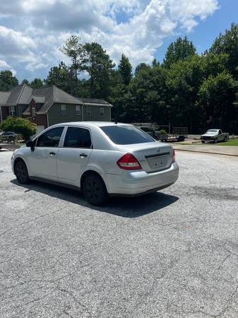 2010 Nissan Versa 120k miles $2000 - $2,00063620718303107122