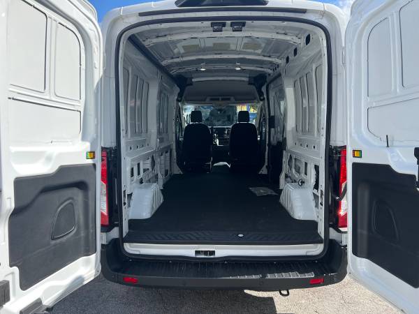 2024 Ford Transit 250 Medium - Photo 8