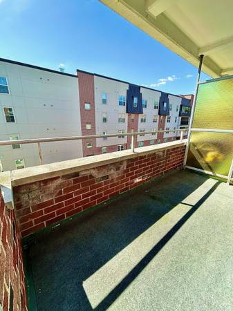 $1,645 / 2br - 1150ft2 - Garage Parking, Two Bathrooms, Seven Closets (Hampshire House)64010160647938123