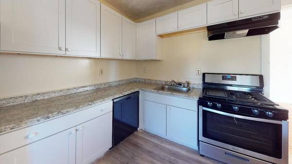 $950 / 3br - Rooms for Rent | 15 Codman Park | Available Now (Roxbury)63828338341507121