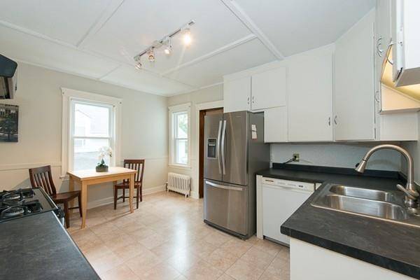 $1,100 / 1br - Dormitorio privado, disponible el 1 de octubre (Rindge Ave, ¡a 9 minutos a pie de Davis!)63875606066563124