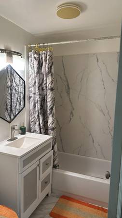 $950 / 1br - Modern  room in apt with washer/dryer access (canarsie)63945498096259123