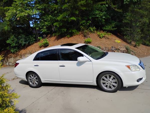 2008 Toyota Avalon limited moonroof leather dependable daily driver - $4,800 (Cleveland)63625083063809123