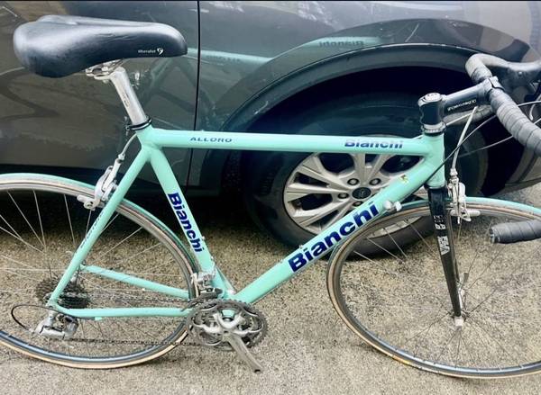 bianchi 56cm road bike Oltre XR4 Dura Ace Di2 It uses a full carbon frame to achieve the lightest weight possible while shaving off material compared to previous models For sale: Bianchi XR1 Ultra