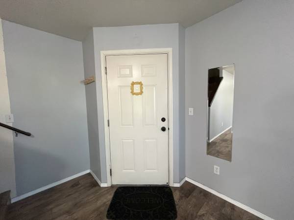 $1,549 / 2br - 813ft2 - Bright 2-Bedroom Condo with Laminate Floors, Washer/Dryer (Portland)63672601304963122