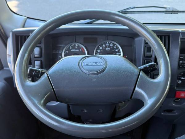 2011 Isuzu Med Duty NPR - Photo 10