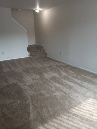 $1,375 / 3br - Apply today!! (Taylor)63926725812738123
