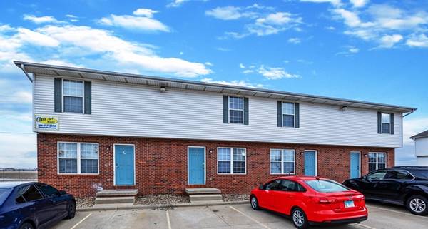 $1,385 / 2br - Large Townhome (3407 Bohmer)63700527891969120