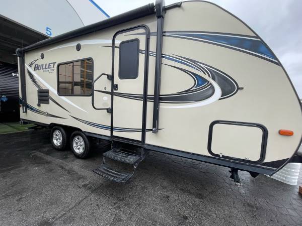 2018 KEYSTONE BULLET RV 202BHSWE 1