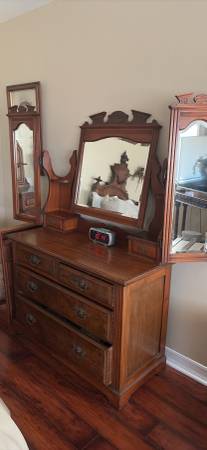 Antique dresser / tri fold beveled mirror 1