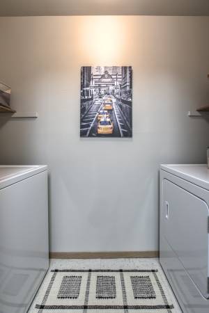 $1,415 / 2br - 1105ft2 - MOVE IN SPECIALS!!! (La Vista)64020673443331124