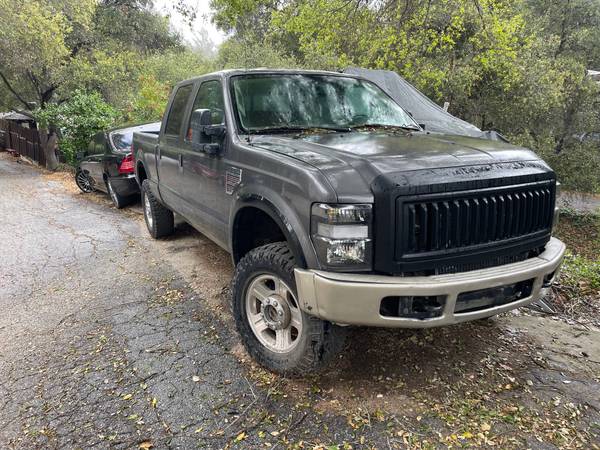 2008 Ford F250 Crew Cab 4x4 - $5,500 (Woodland Hills)63470047020931123