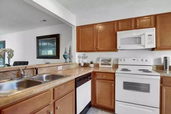 $1,474 / 1br - 900ft2 - Come tour our beautiful 1 bed, 1 bath! Full size washer and dryer! (Richmond)64027112013057120