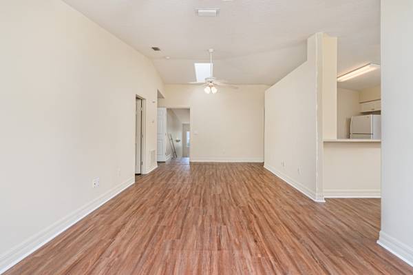 $1,750 / 2br - 1192ft2 - 125 Blue Heron Dr, Unit C (Daytona Beach)63791575148931124
