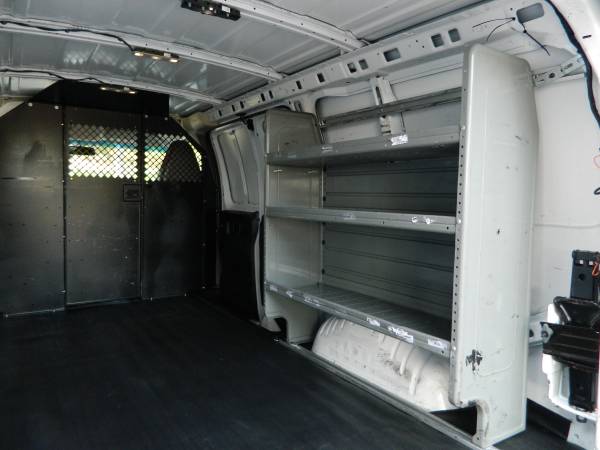 2020 Chevrolet Express 2500 - Photo 12
