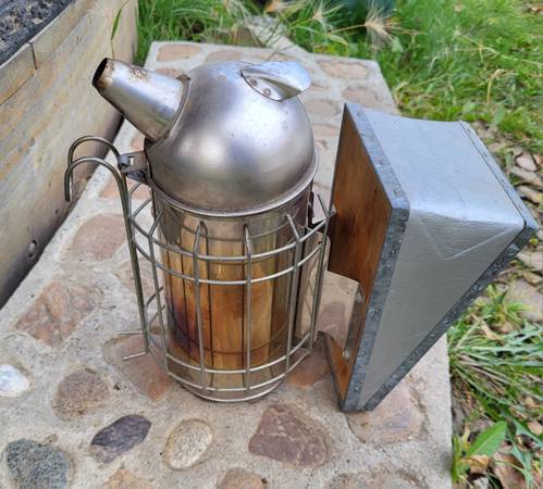 Bee Hive Smoker 1