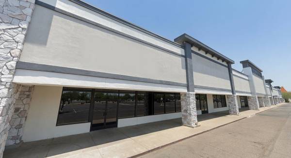 PRIME ANCHOR SUITE FOR LEASE - 9K SQFT FLEX SPACE AT DEER VALLEY PLAZA 1