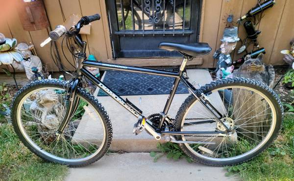 Diamondback Wildwood 18 Speed Mountain Bike 1