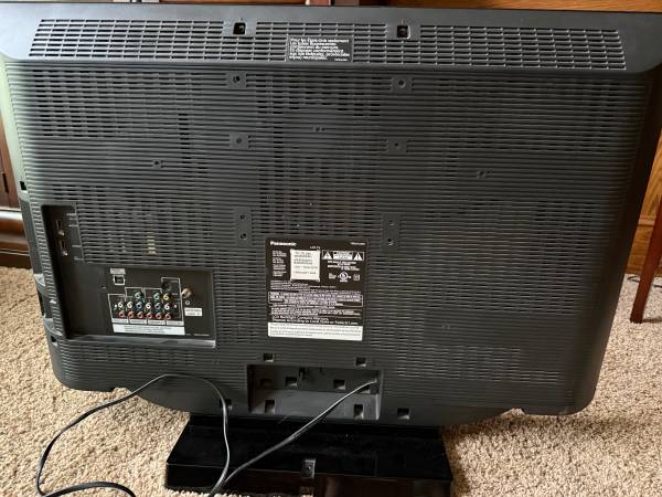 37-inch Panasonic VIERA LCD HDTV (Model: TC-37LZ85) - electronics