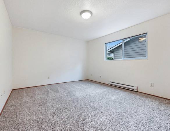 $1,685 / 2br - Entertainment Hotspot near US26 and The MAX! 2 Bed 2 Bath, Pets OK (SE Portland)63914855861251123