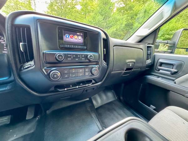 2015 GMC 3500 Crew Cab - Photo 10
